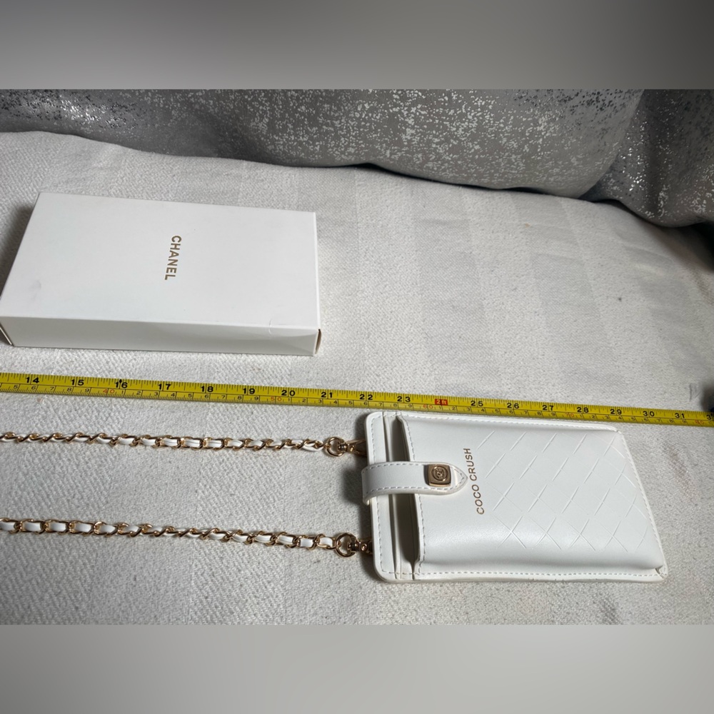 CHANEL White Crossbody - Picture 9 of 10